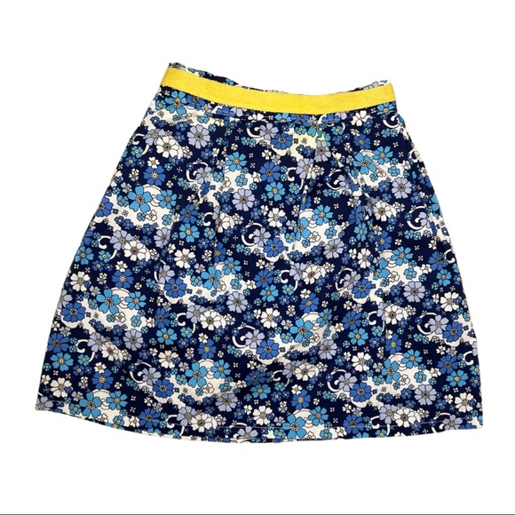 Handmade Floral Patterned High-Wasted Skirt with Snap Closure - Picture 3 of 9